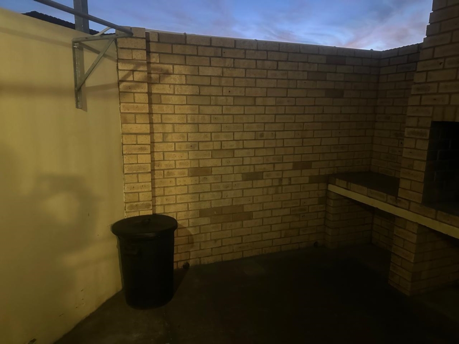 1 Bedroom Property for Sale in Windsor Park Eastern Cape